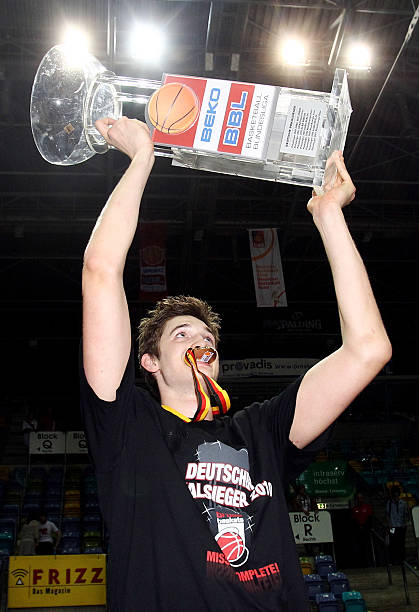 了巨大的压 了巨大的压