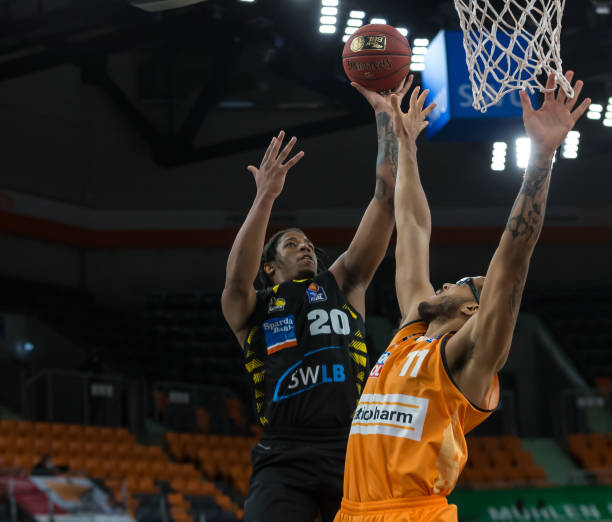 爱德华兹 爱德华兹