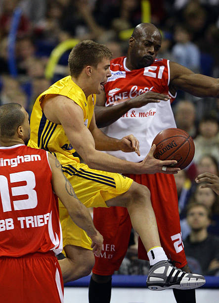 2不敌世界 2不敌世界